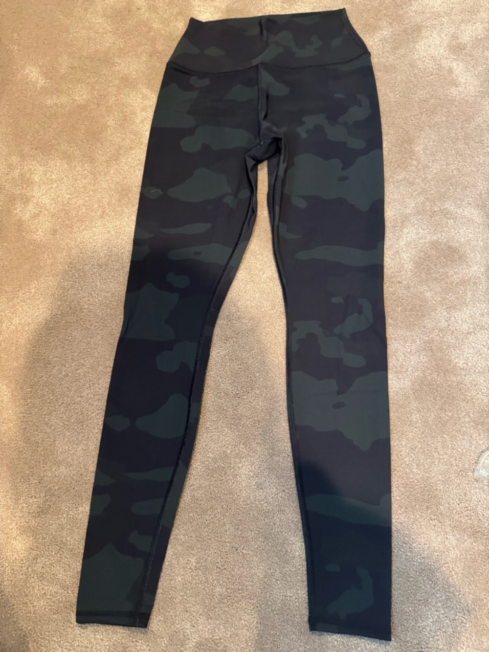 Women’s ALO camouflage leggings.  Full length.  Like new